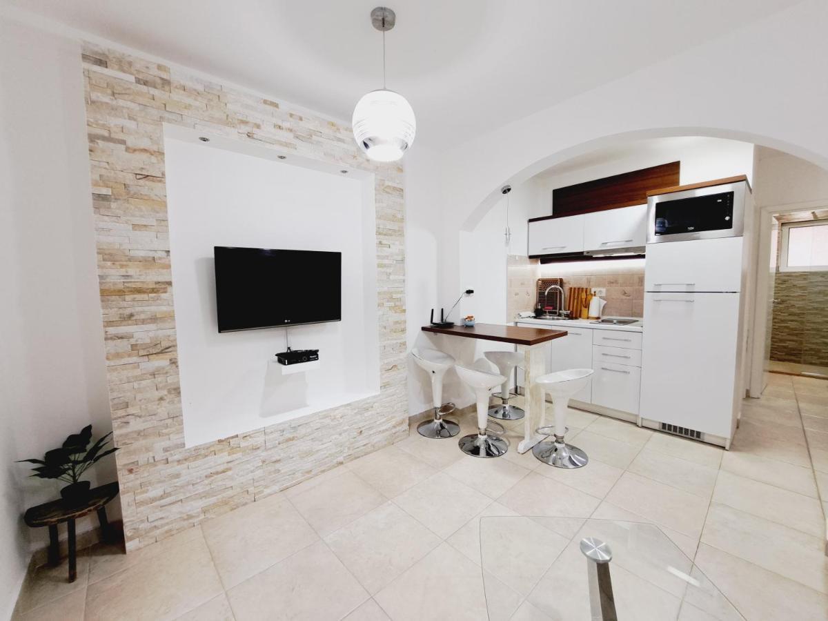 Paunovic Apartments Тиват Экстерьер фото